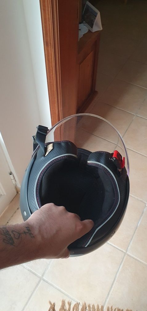 Vendo capacete novo, tamanho L