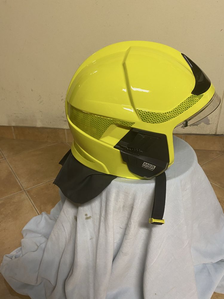 Vendo capacete MSA BOMBEIRO