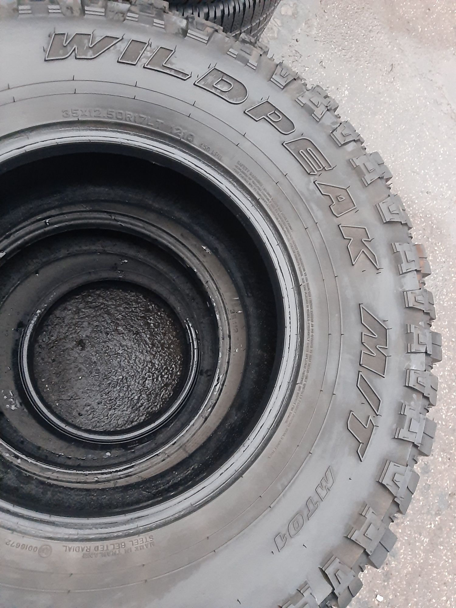 35x12.50r17 121Q Falken Wildpeak MT mt01