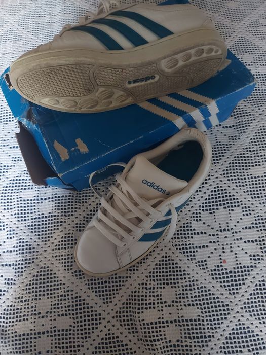 Tenis ADIDAS   usado
