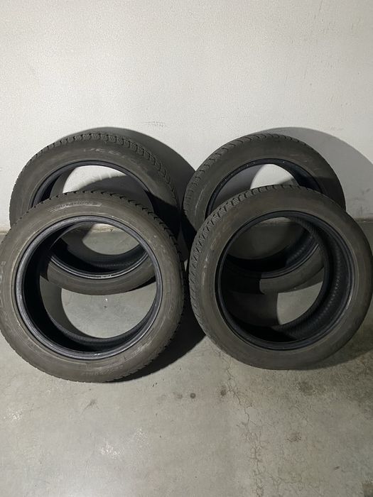 Продам комплект зимової гуми DEBICA 225/50/r17 98V