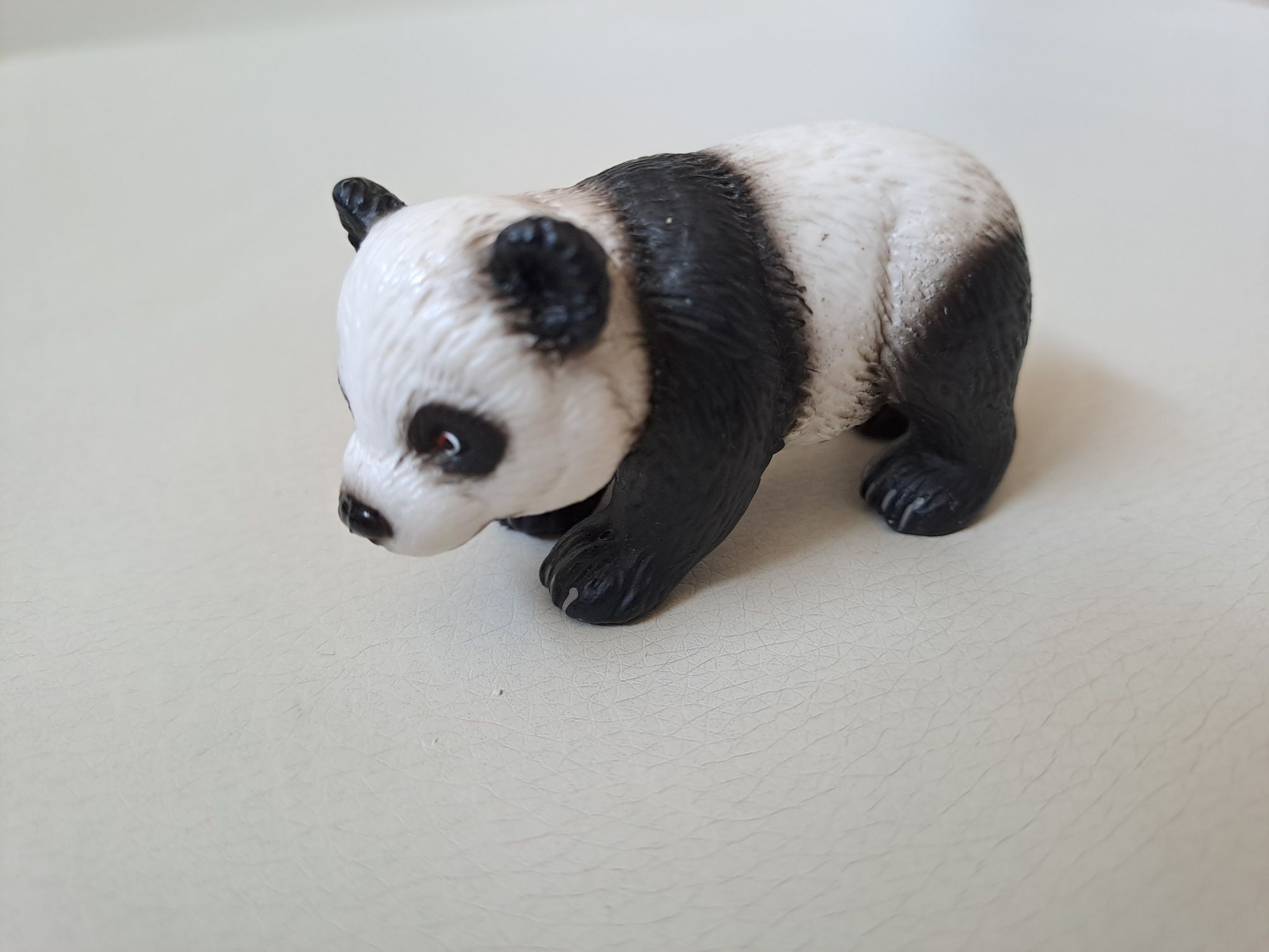 Figurka Schleich - młoda panda wielka