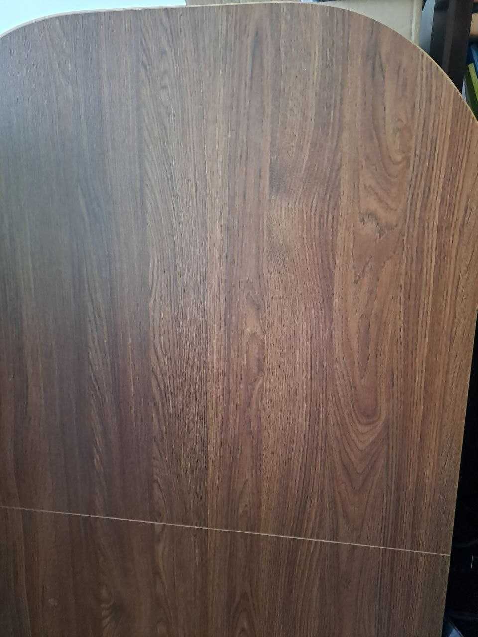 Krzesła w zestawie ze stołem