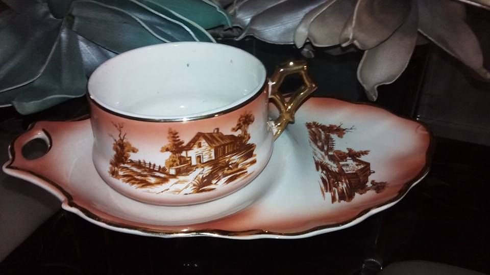 2 almoçadeiras antigas , 1 é P&G Portugal e 1 é R&B Alcobaça