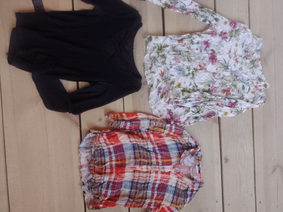 Віддам багато різного одягу розмір с