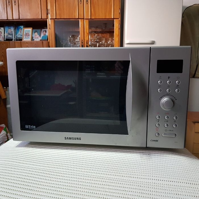 Forno com Grelhador Samsung CE1071