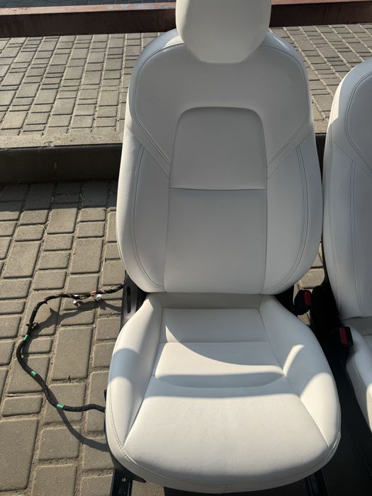 Сиденье пасажирское  Tesla 3 2021г