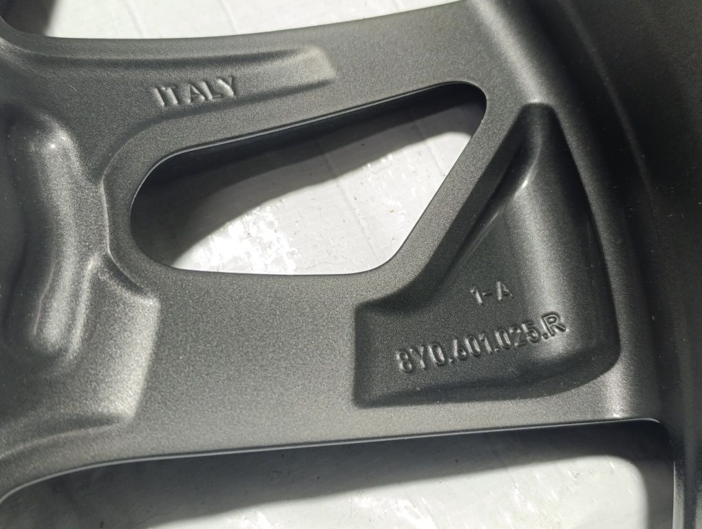 Felgi Aluminiowe 19 cali Audi A3 S3 RS3 8Y0 Oryginał