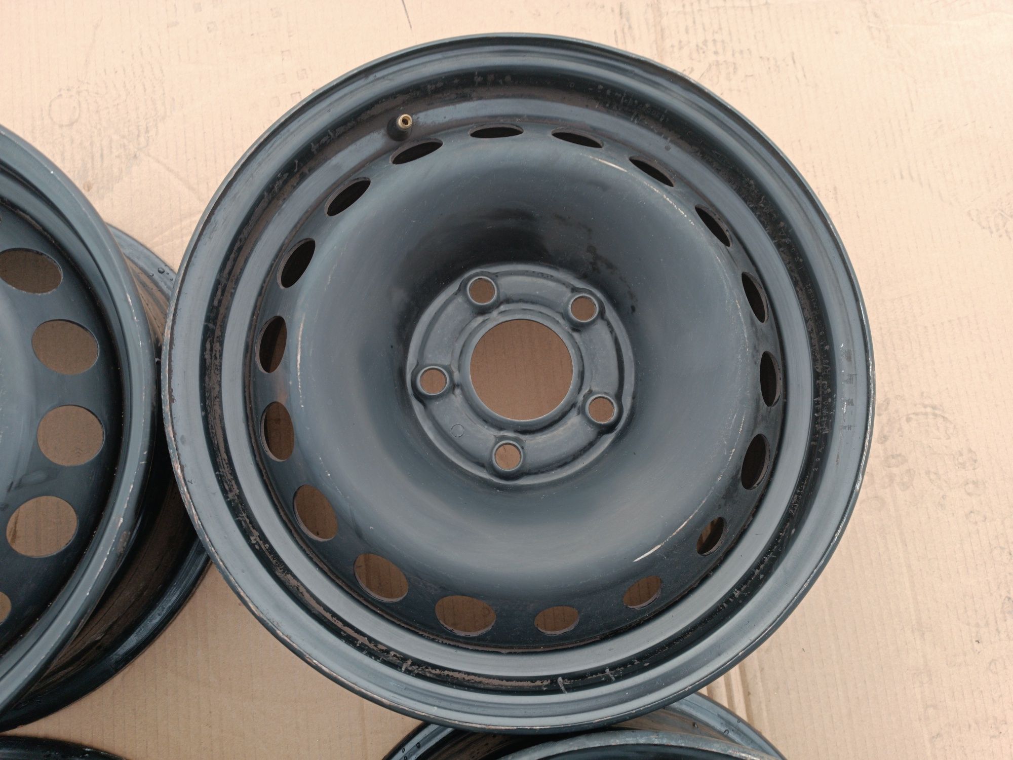 Felgi stalowe Renault Megane IV  5x114.3 ET35 6J15 Piasta 66mm