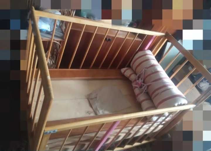 Дитяча кроватка, кровать, розкладушка, матрас 63×125см, стілець, пуф.