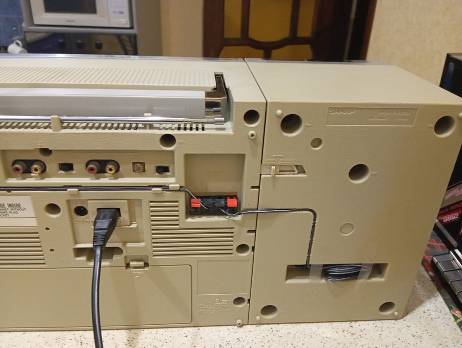 Переносная магнитола Sharp WF-939