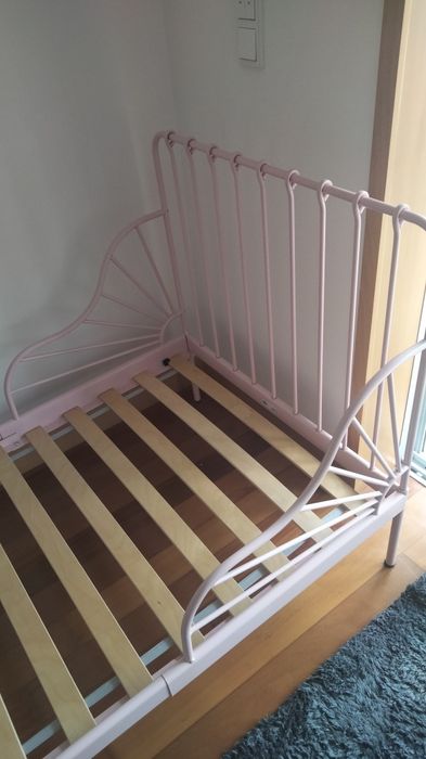 Cama extensível IKEA rosa Minnen