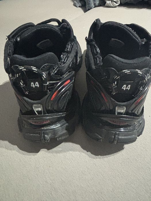 Balenciaga runner grafiti