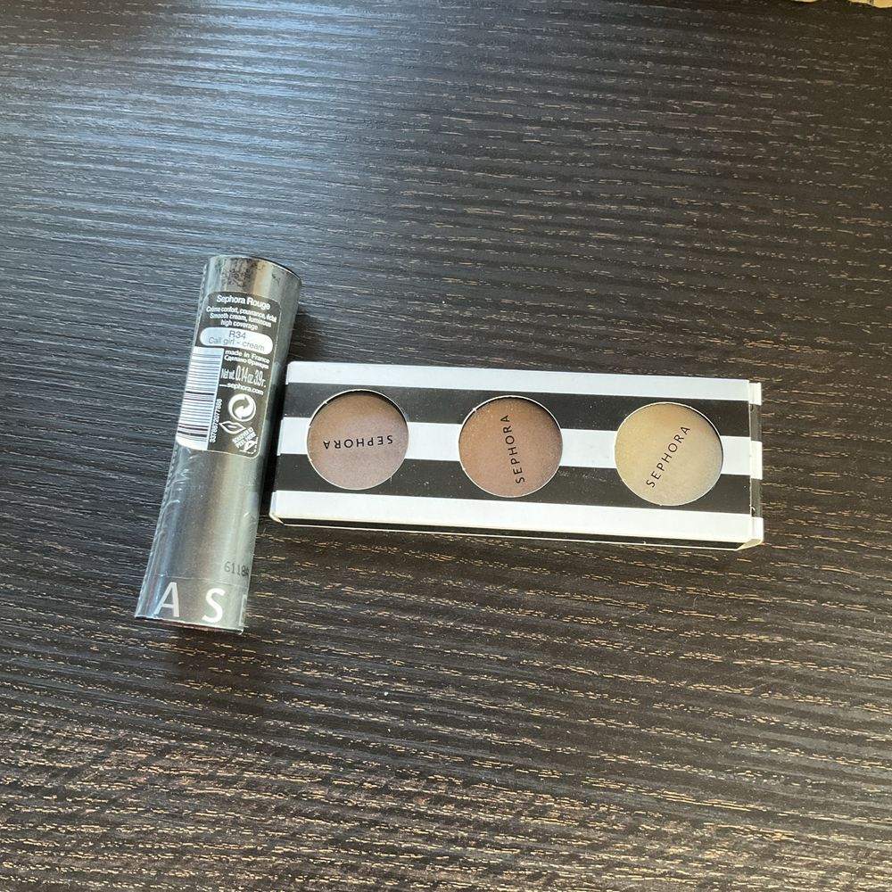 Sephora pojedyńcze cienie do powiek i gratis szminka