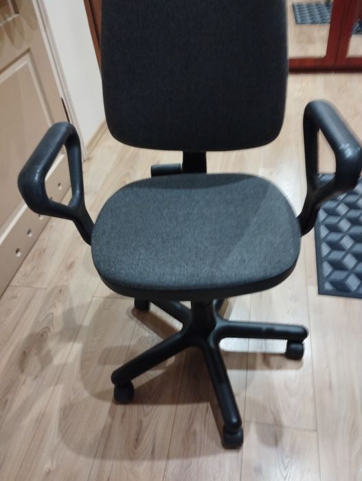 Krzesło biurowe obrotowe