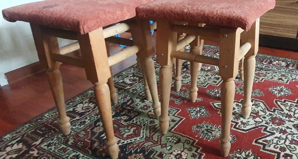 Продаю бу кухонні табурети