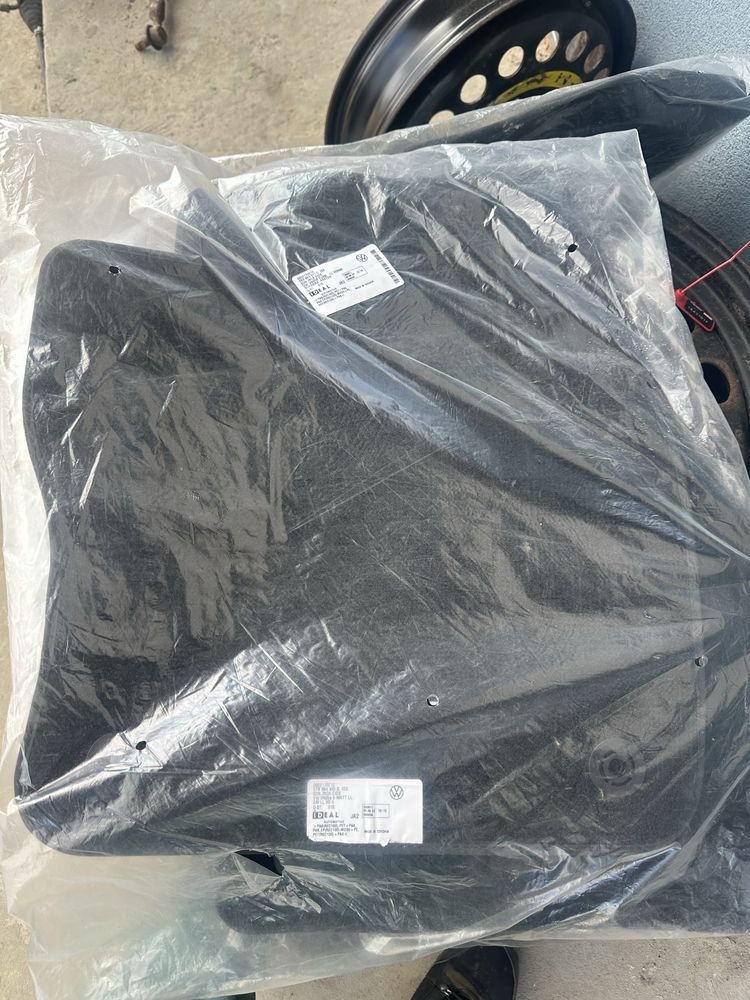 Передні коврики vw touran,vw caddy,5tb864435