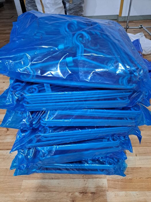 Wieszaki ubraniowe-nowe