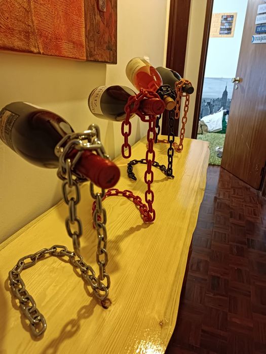 Vendo suportes de garrafas de corrente com pintura eletrostática 25 eu