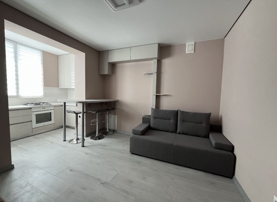 Здається в довгострокову оренду 1 кім квартира по вул.Довженка