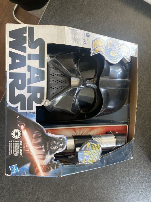 ORG. OPAKOWANIE Maska Dartha Vadera i jego miecz swietlny