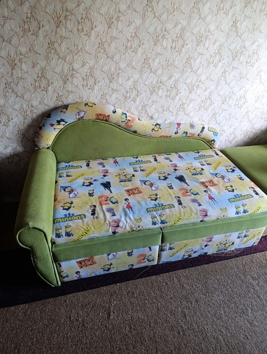Дитячий диван вживанний