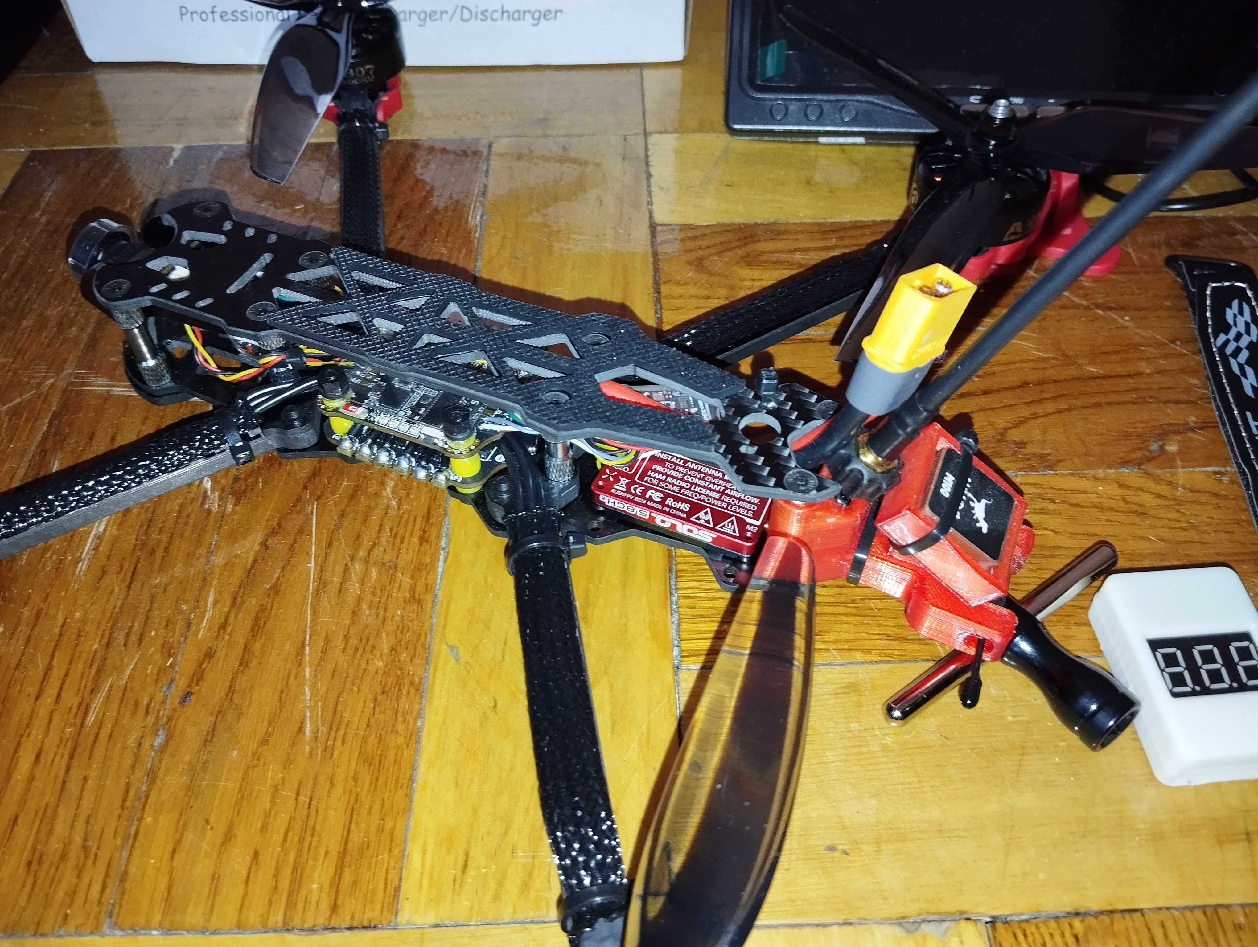 Комплект FPV дрон 7" / апа Radiomaster TX12 /монітор + зарядне + акум