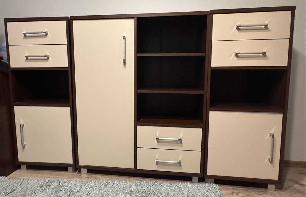 Komplet mebli młodzieżowych z biurkiem