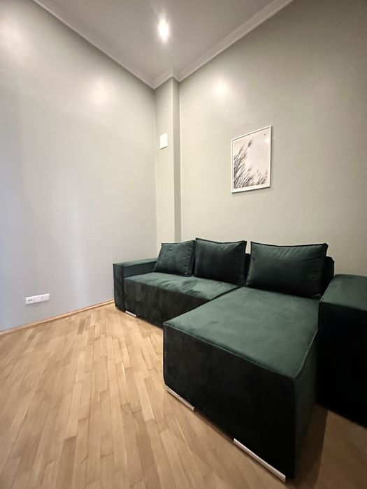 Подобово Львів .Власник.  2-кім квартира в центрі з балконом.