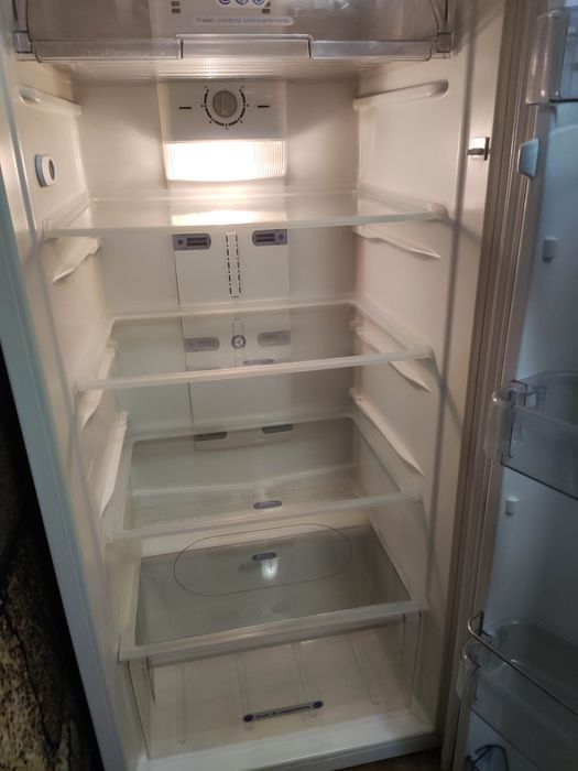 Продам б/у No frost холодильник Whirlpool