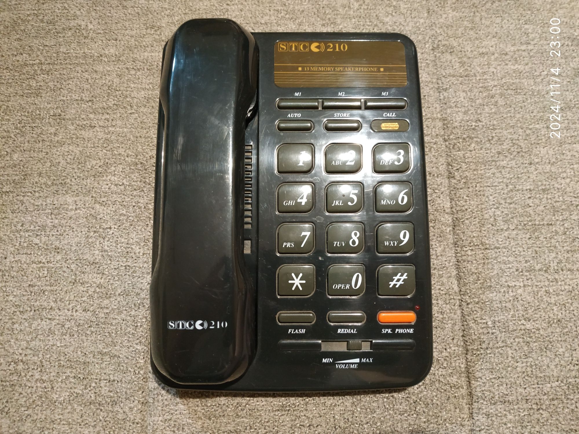 Telefon stacjonarny biurkowy