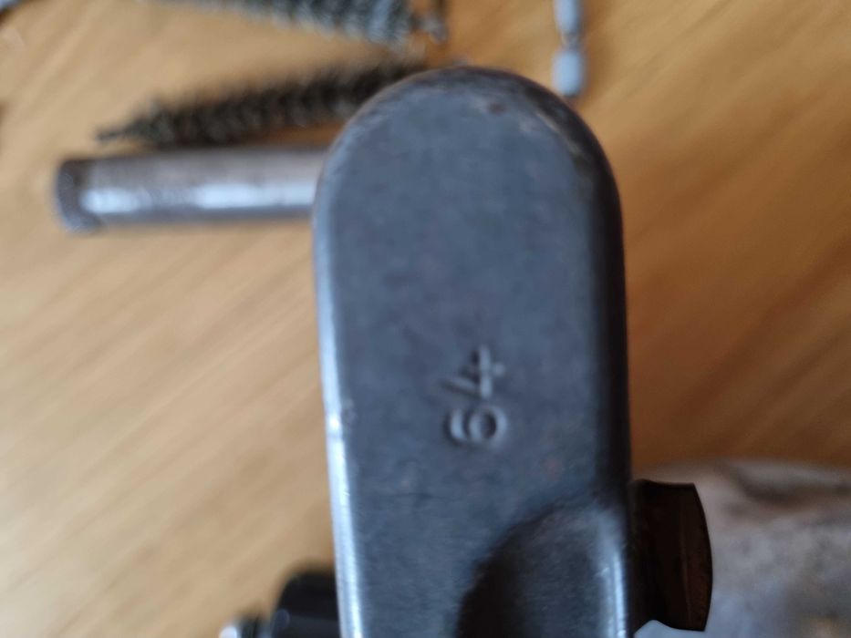 Niezbędnik do czyszczenia mausera i bidon wojskowy