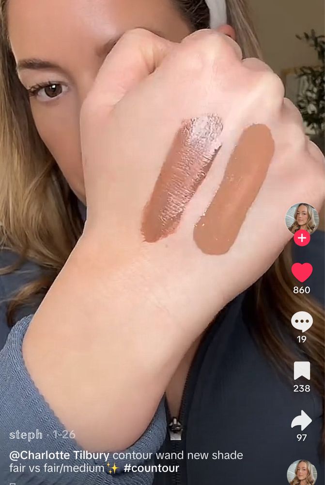 Контуринг Chatlotte Tilbury Hollywood Contour Wand у 2-х відтінках