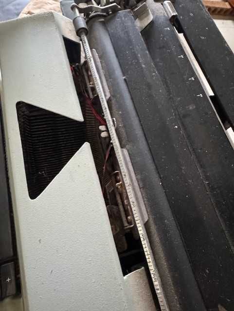 Máquina de escrever Royal 480 -DESCIDA PREÇO