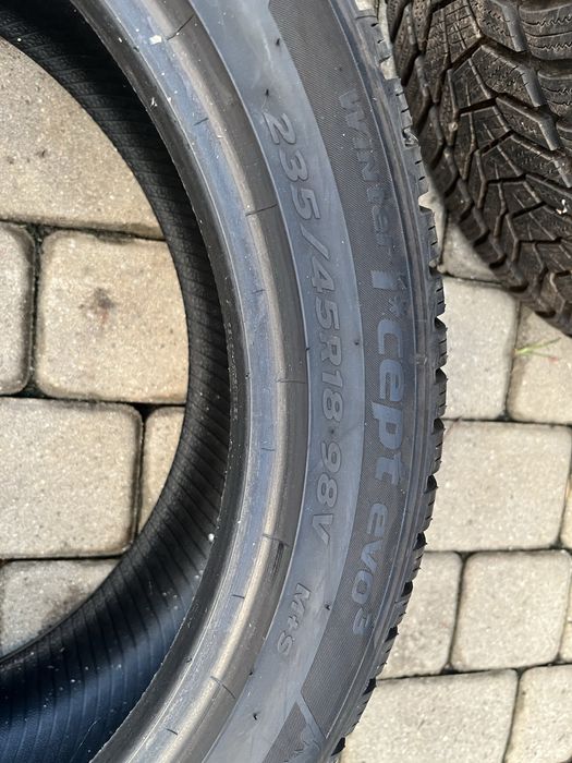 Opony zimowe 235/45/18 Hankook I’cept evo3 z 2021 roku