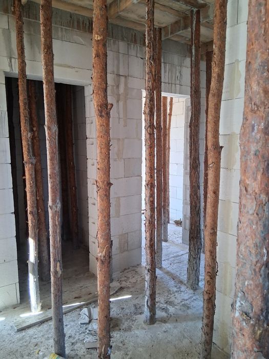 Stemple budowlane po pierwszej budowie 370 szt. 2,9m, deski szalunkowe