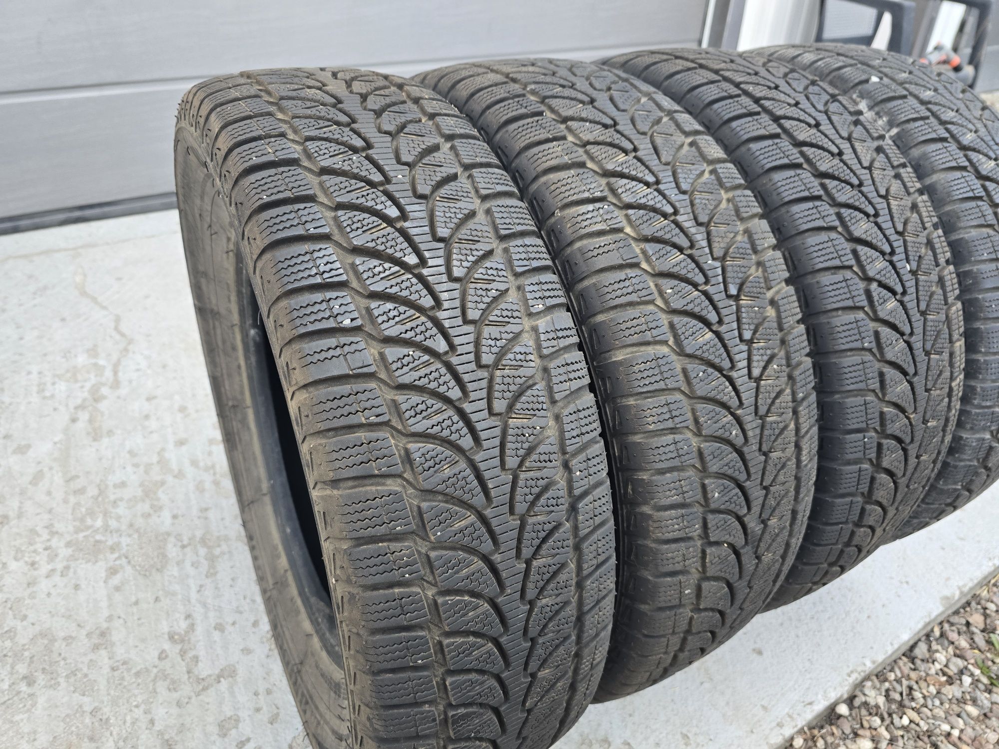 Opony Zimowe Bridgestone 205/70R15 7mm 4szt