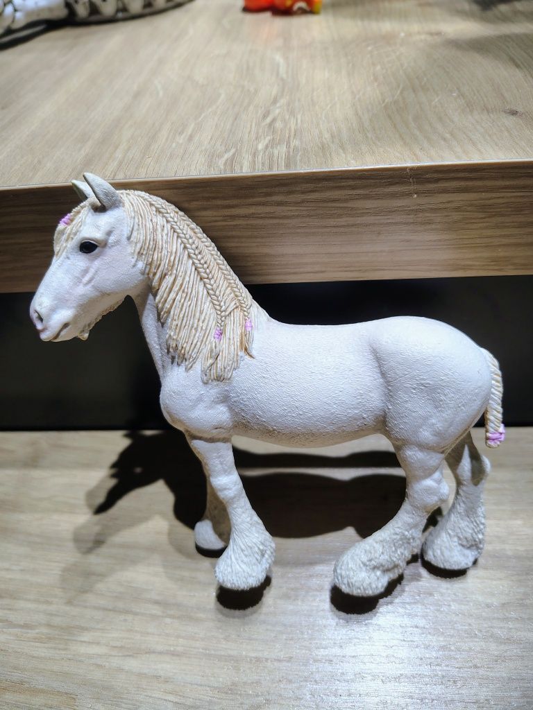Schleich konik biały 3