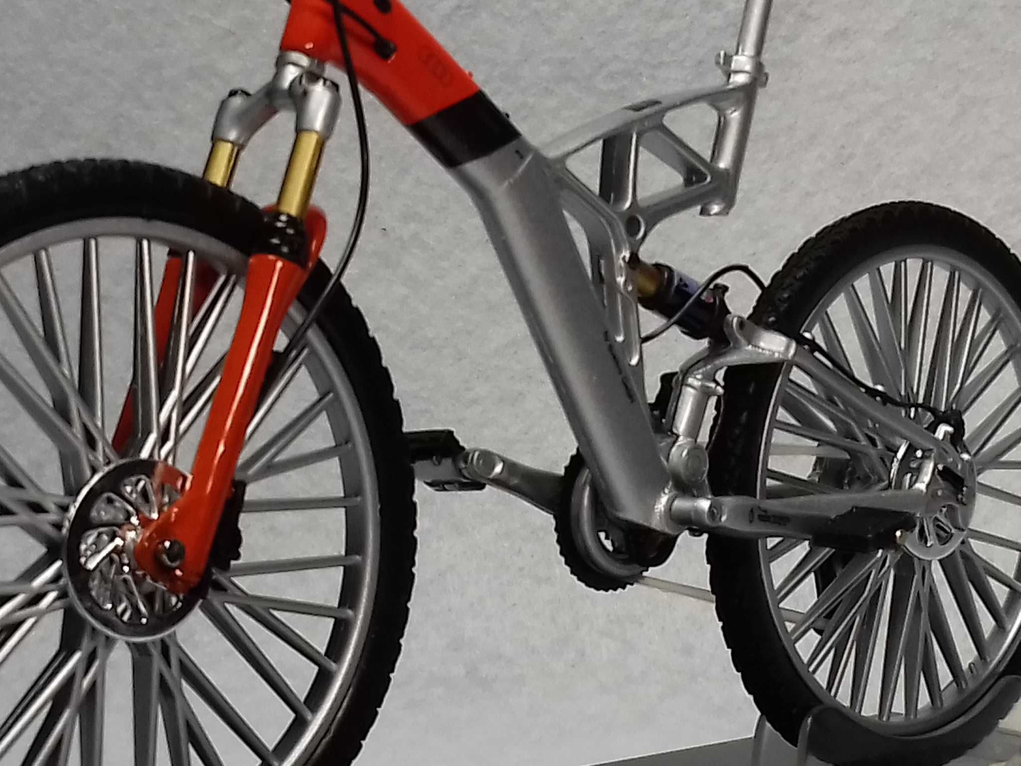 Welly 1:10 - Audi Bike Design Cross Pro