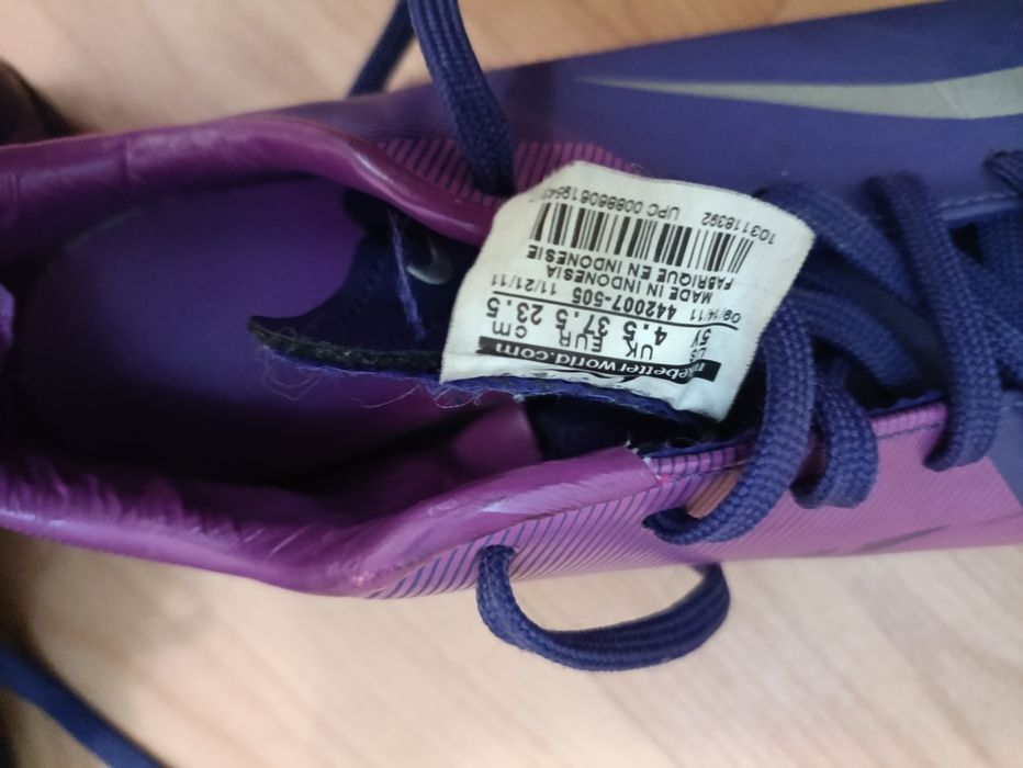Сороконіжки Nike MERKCURIAL , розмір 37,5
