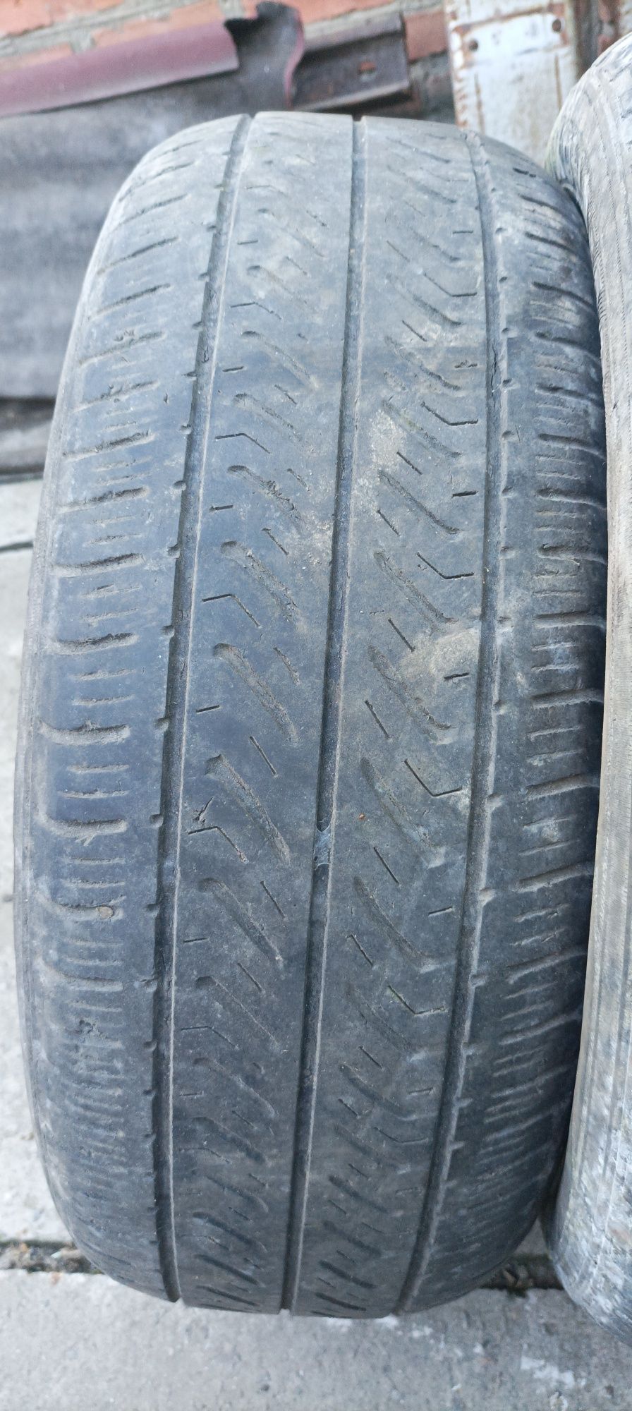 Шини 225/55 r17 4шт 1600 грн