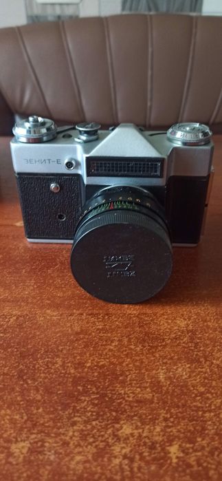 Зеркальный фотоаппарат Зенит Е