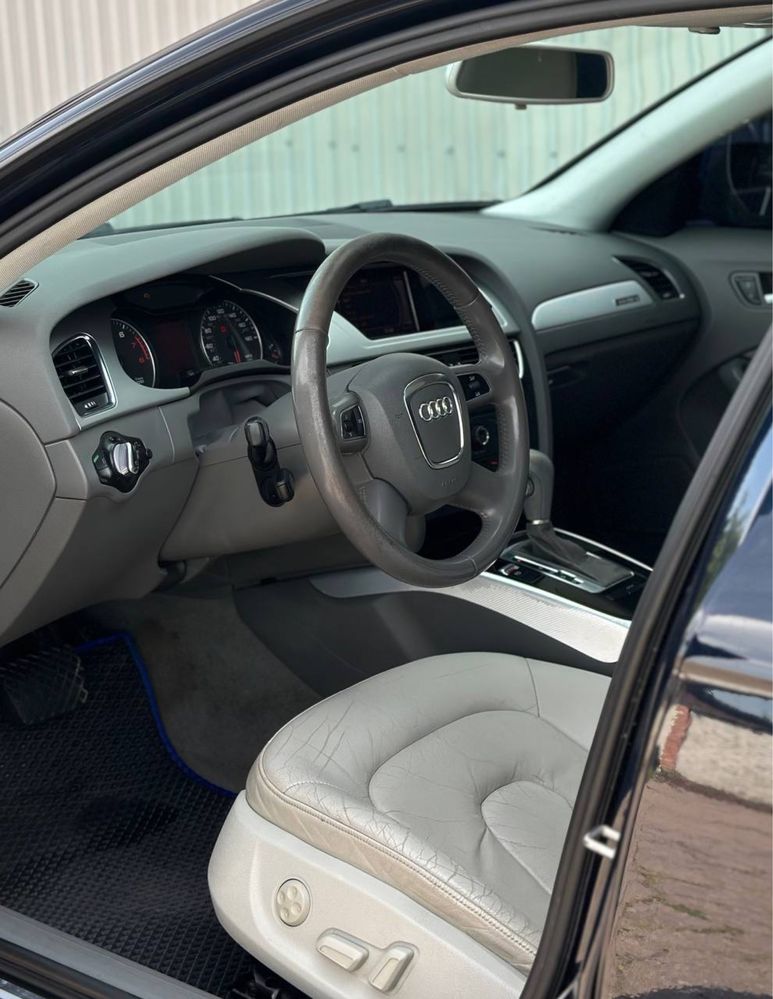 Продам Audi A4B8 quattro