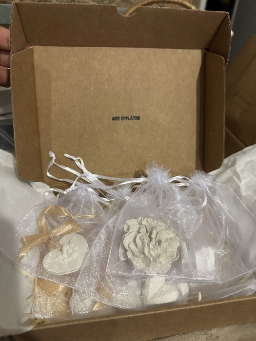 Várias peças em gesso perfumado