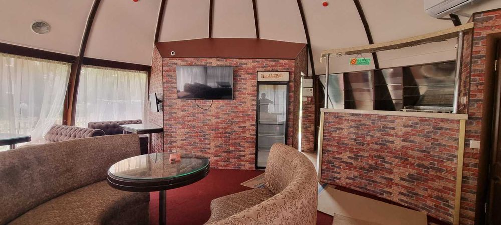 Продаються комерційні приміщення.