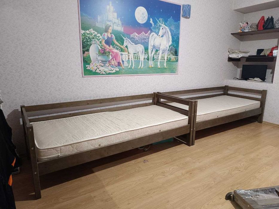 Двухъярусная кровать из натурального дерева + ортопедические матрасы