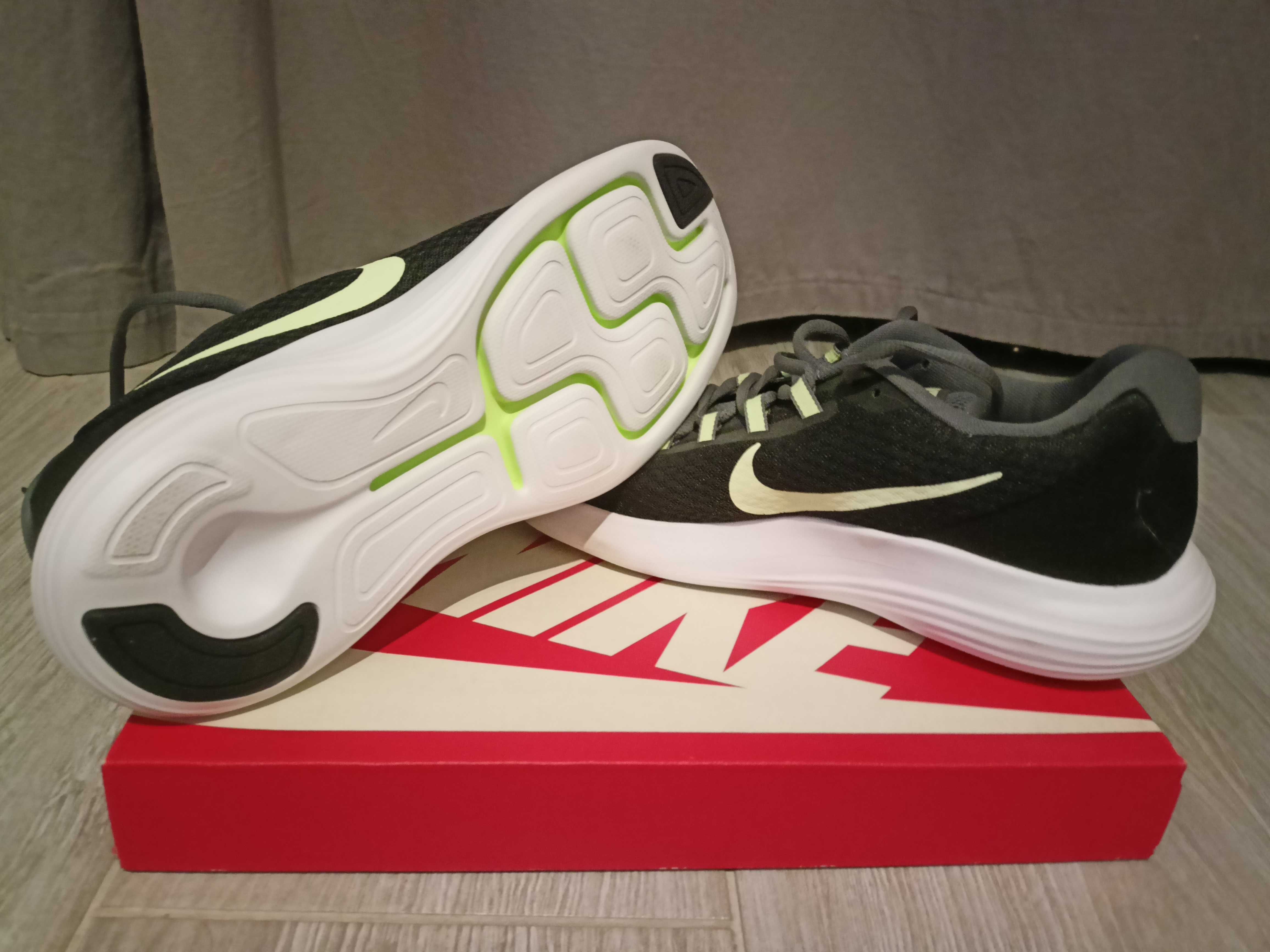 Męskie buty Nike LunarConverge. Rozmiar UK 9, CM 28,5 cm, EUR 44