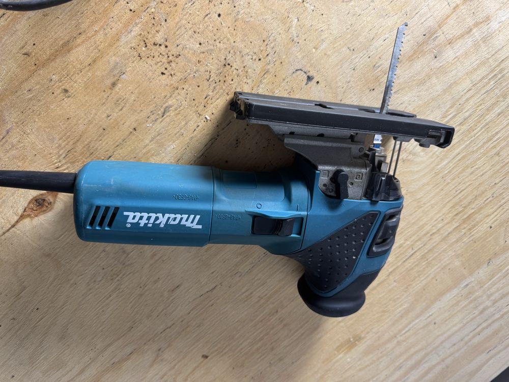 Komplet na kablach Makita