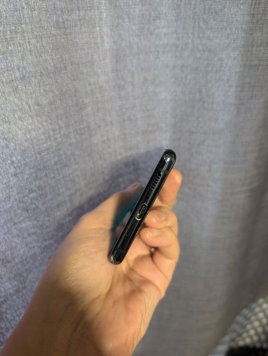 Samsung Galaxy S20 FE 8/256 на запчасти