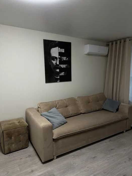 Двокімнатна квартира за адресою Олега Мудрака, 41.